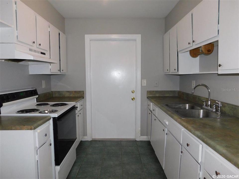 Recently Rented: $650 (2 beds, 1 baths, 648 Square Feet)