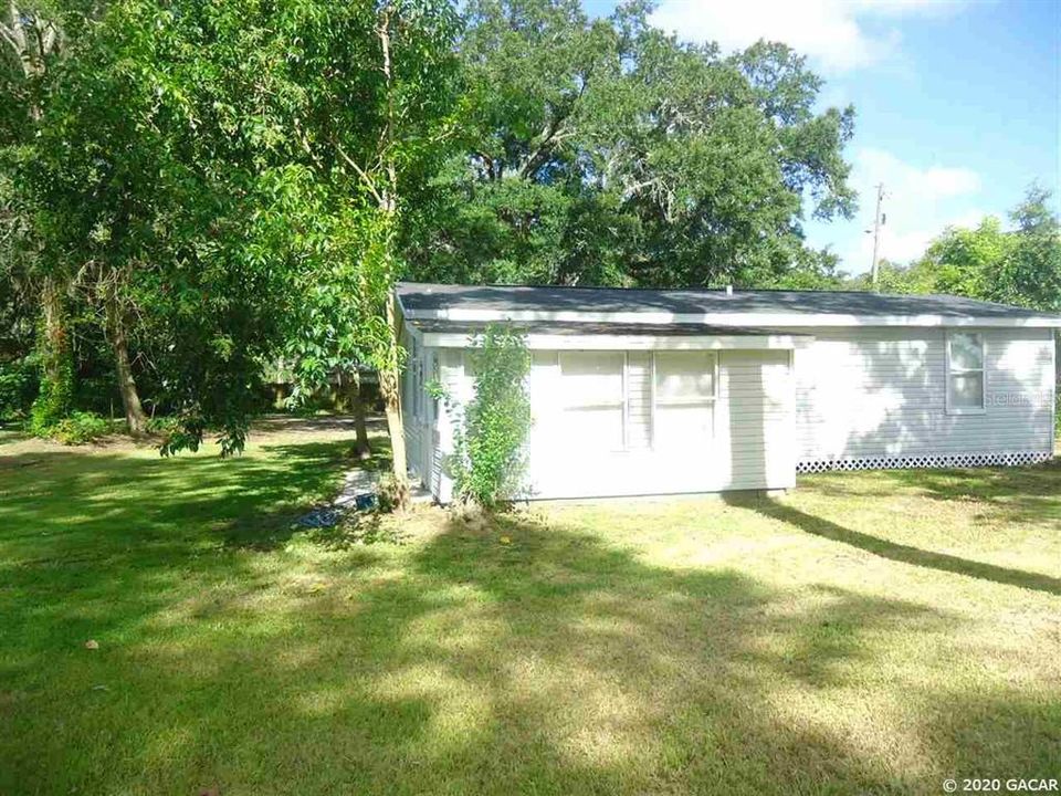 Recently Sold: $97,000 (3 beds, 1 baths, 940 Square Feet)