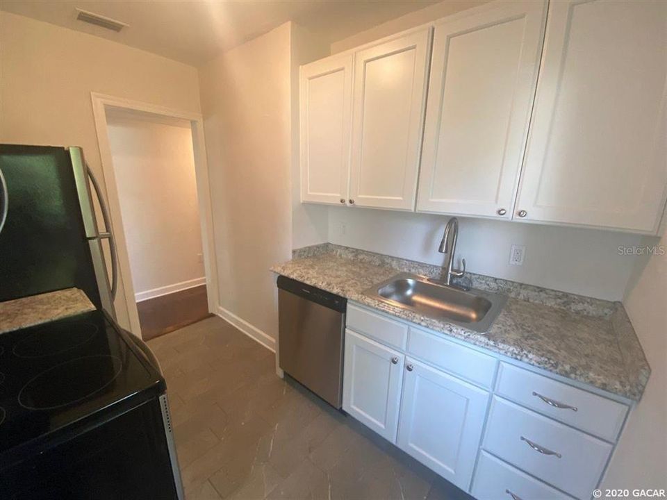 Recently Sold: $115,900 (3 beds, 1 baths, 884 Square Feet)