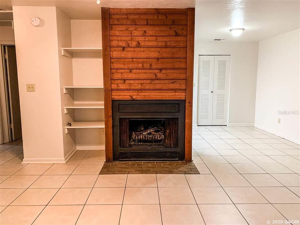 Recently Rented: $600 (2 beds, 1 baths, 837 Square Feet)