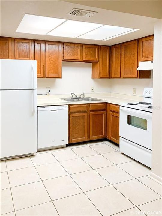 Recently Rented: $600 (2 beds, 1 baths, 837 Square Feet)