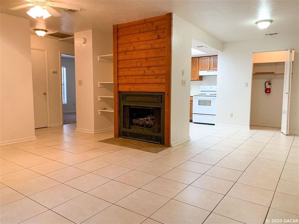 Recently Rented: $600 (2 beds, 1 baths, 837 Square Feet)