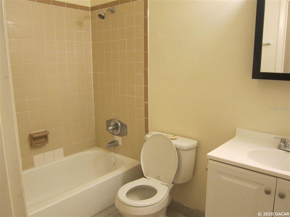 最近租的: $725 (2 贝兹, 1 浴室, 788 平方英尺)