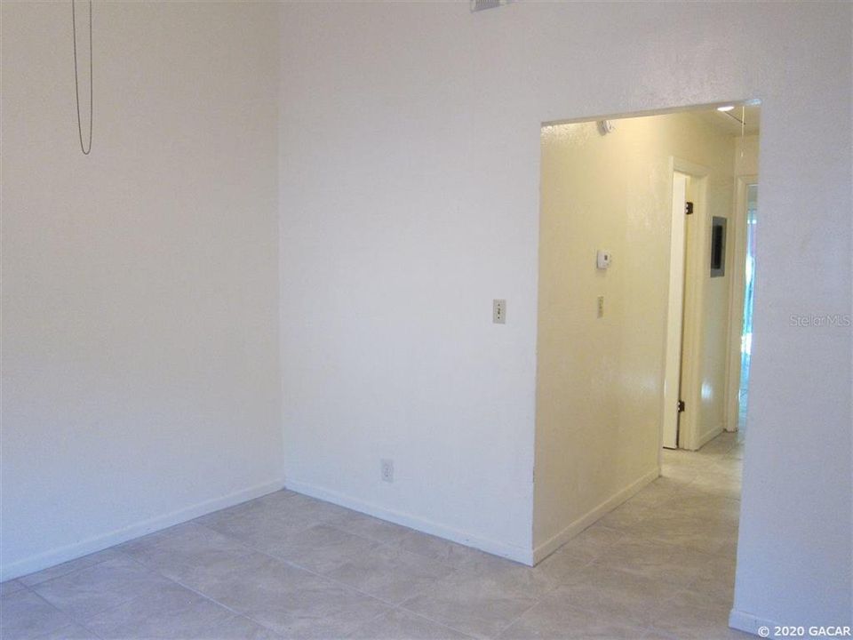 Recently Rented: $725 (2 beds, 1 baths, 788 Square Feet)