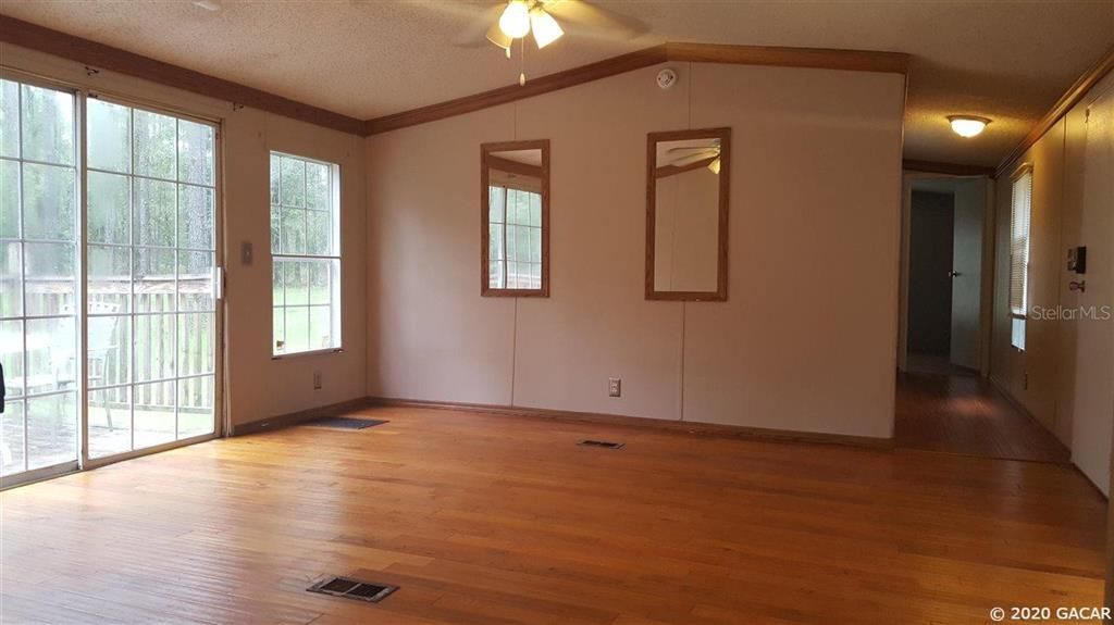 Recently Sold: $84,000 (3 beds, 2 baths, 1152 Square Feet)
