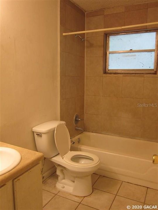 Recently Rented: $715 (2 beds, 1 baths, 942 Square Feet)