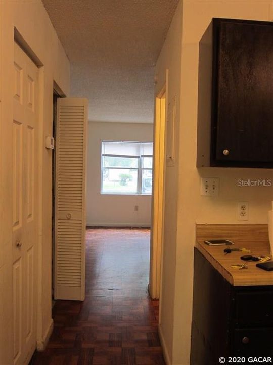 Recently Rented: $715 (2 beds, 1 baths, 942 Square Feet)