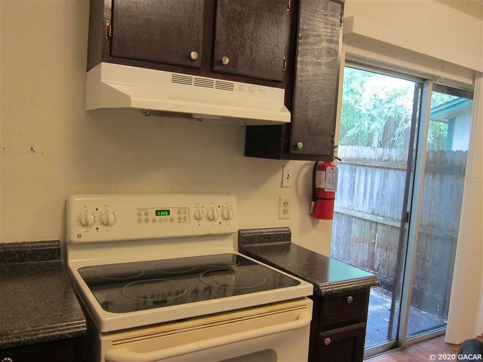 Recently Rented: $715 (2 beds, 1 baths, 942 Square Feet)