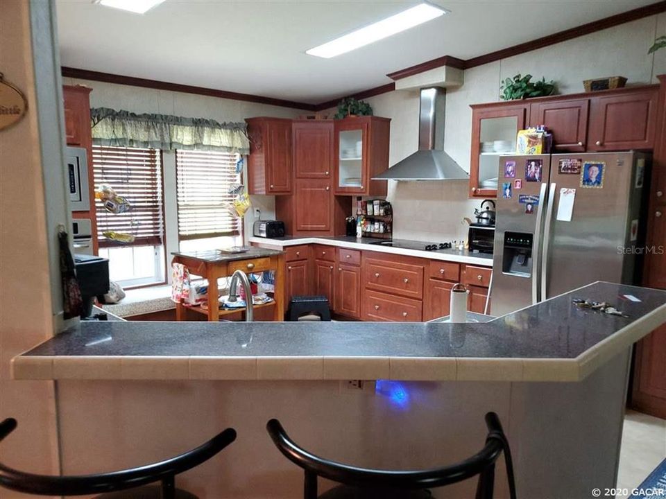 Vendido Recientemente: $290,000 (4 camas, 3 baños, 2280 Pies cuadrados)