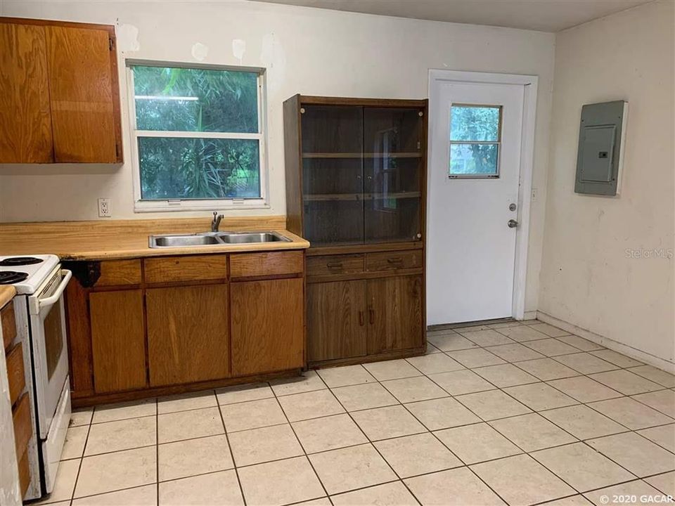 Recently Sold: $75,000 (2 beds, 1 baths, 816 Square Feet)
