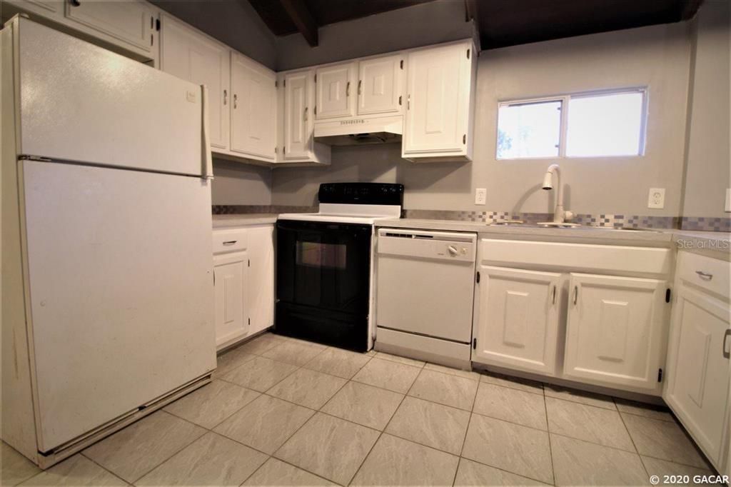 Recently Sold: $169,000 (2 beds, 1 baths, 1318 Square Feet)