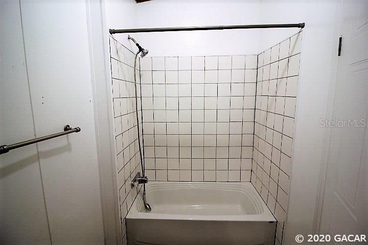 最近售出: $105,000 (4 贝兹, 2 浴室, 1560 平方英尺)