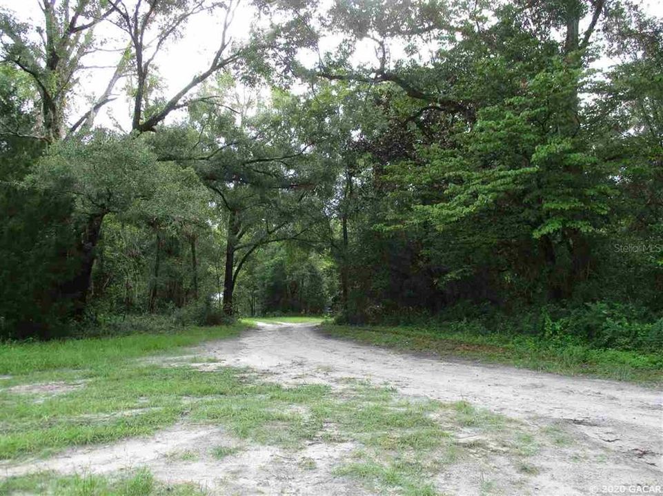 Vendido Recientemente: $105,000 (5.49 acres)