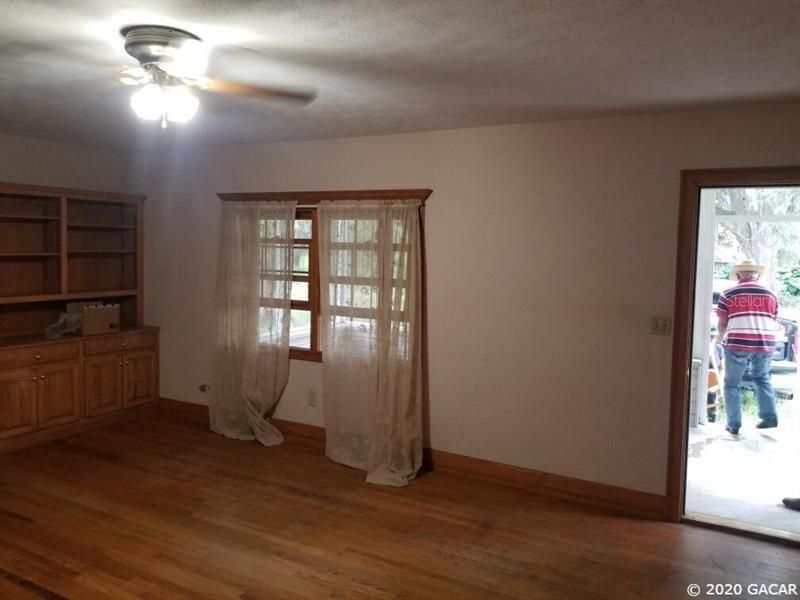 Vendido Recientemente: $449,900 (3 camas, 2 baños, 1912 Pies cuadrados)