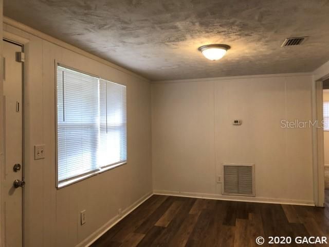 Recently Sold: $89,900 (3 beds, 1 baths, 760 Square Feet)