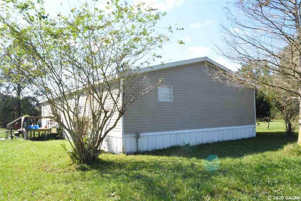 Recently Sold: $135,000 (3 beds, 2 baths, 1800 Square Feet)