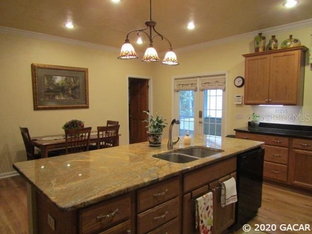 Recently Sold: $279,900 (2 beds, 1 baths, 1376 Square Feet)