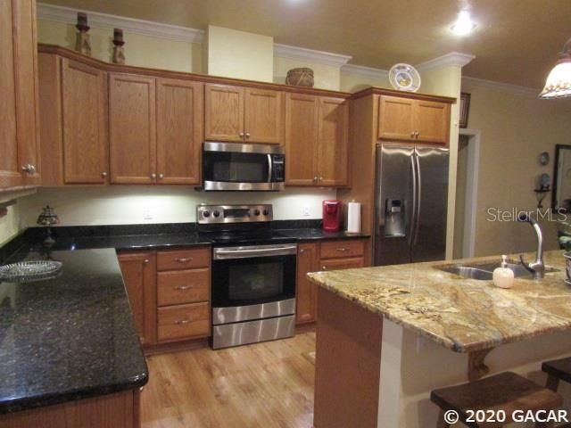 Recently Sold: $279,900 (2 beds, 1 baths, 1376 Square Feet)