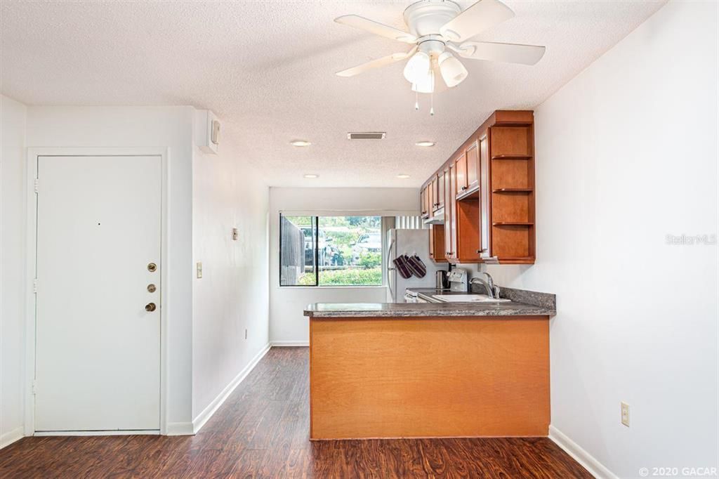 Recently Sold: $144,000 (2 beds, 2 baths, 1152 Square Feet)