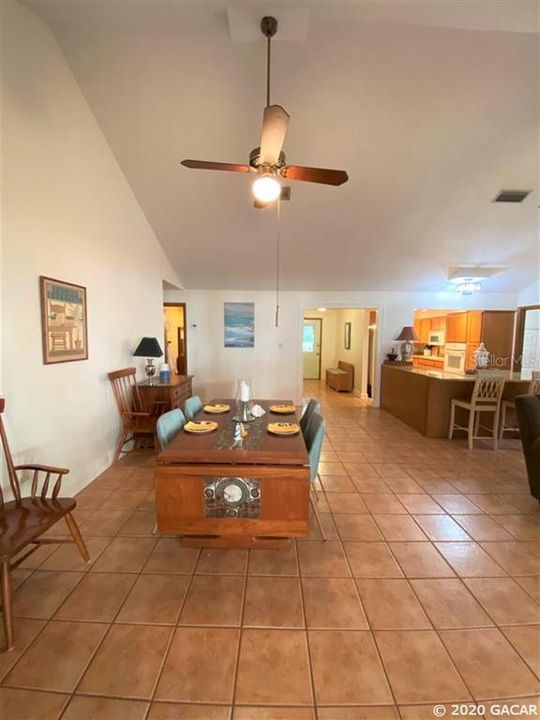 Recently Sold: $387,000 (3 beds, 2 baths, 2221 Square Feet)