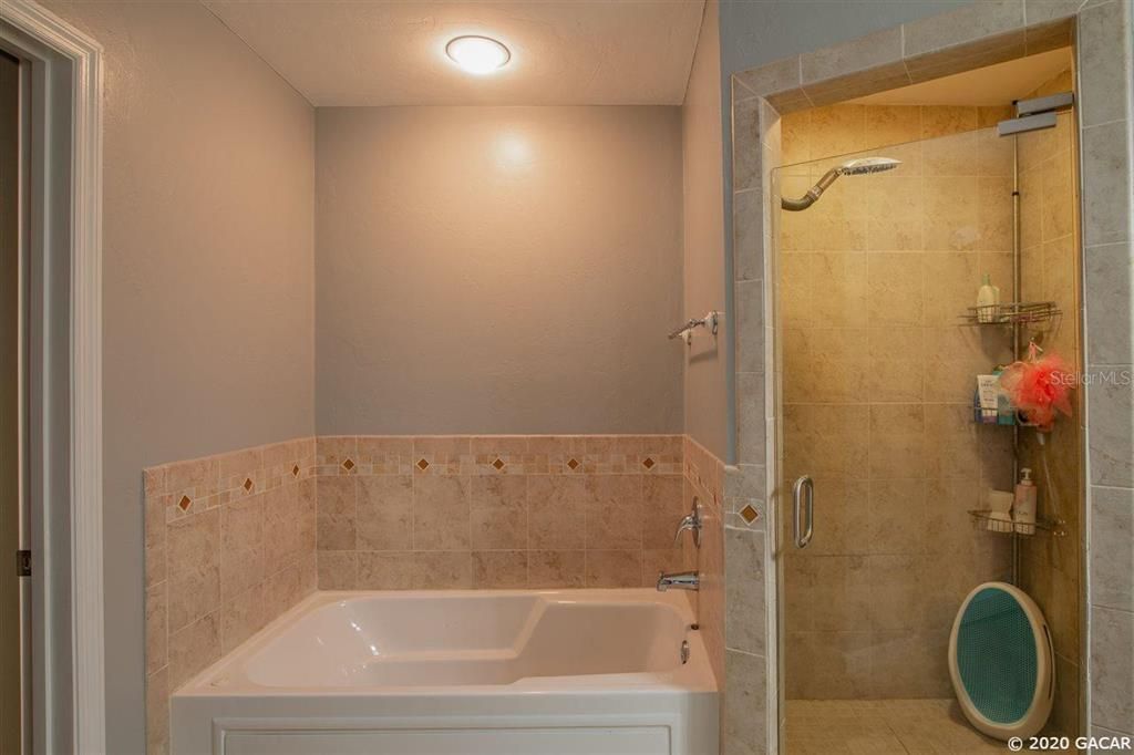 最近售出: $235,000 (3 贝兹, 2 浴室, 1534 平方英尺)