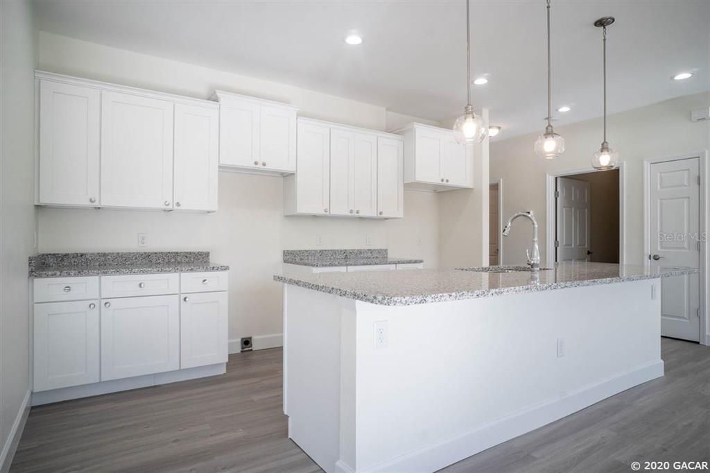 Recently Sold: $251,700 (3 beds, 2 baths, 1678 Square Feet)