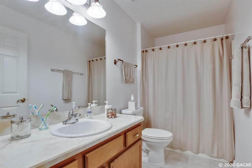Recently Sold: $275,000 (3 beds, 2 baths, 1512 Square Feet)