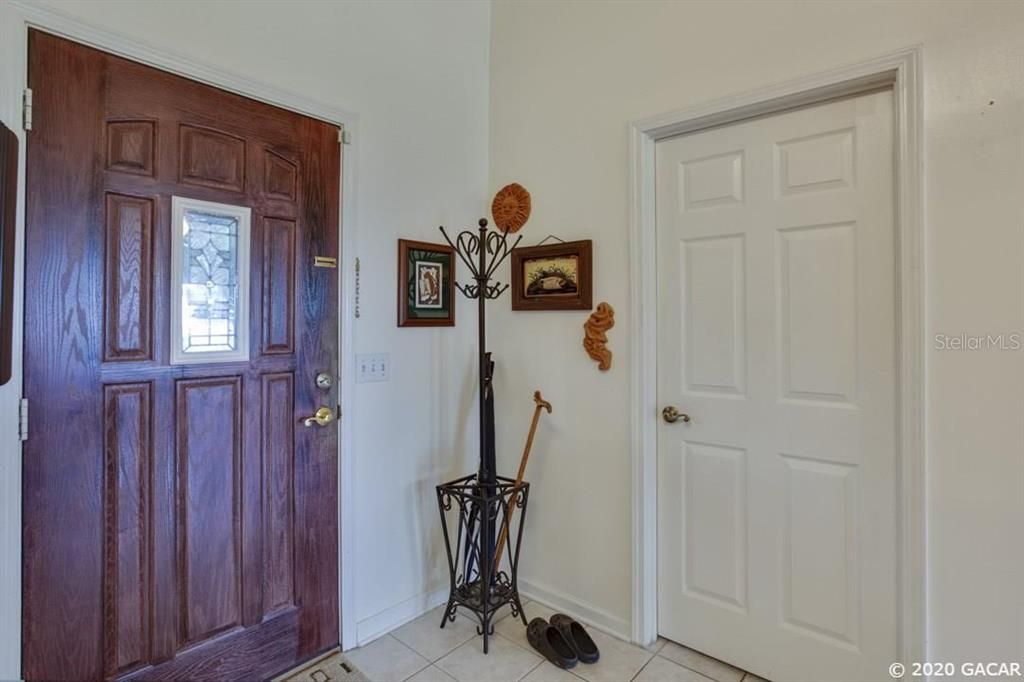 Recently Sold: $275,000 (3 beds, 2 baths, 1512 Square Feet)