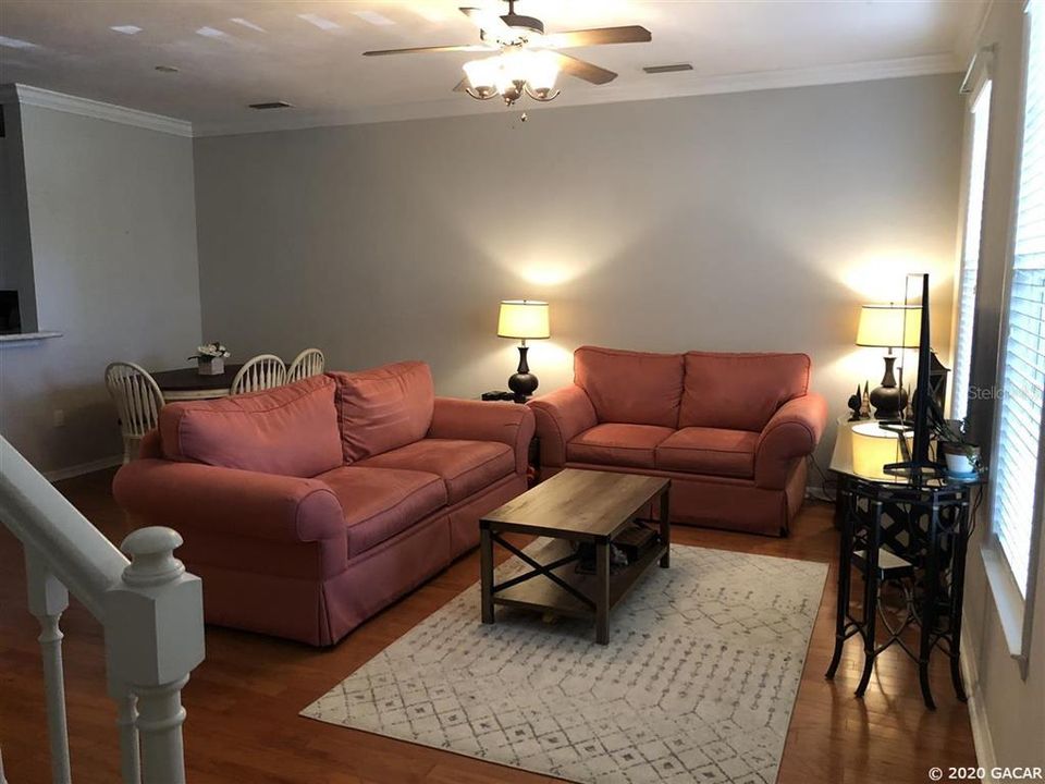 Recently Rented: $2,100 (2 beds, 2 baths, 1401 Square Feet)