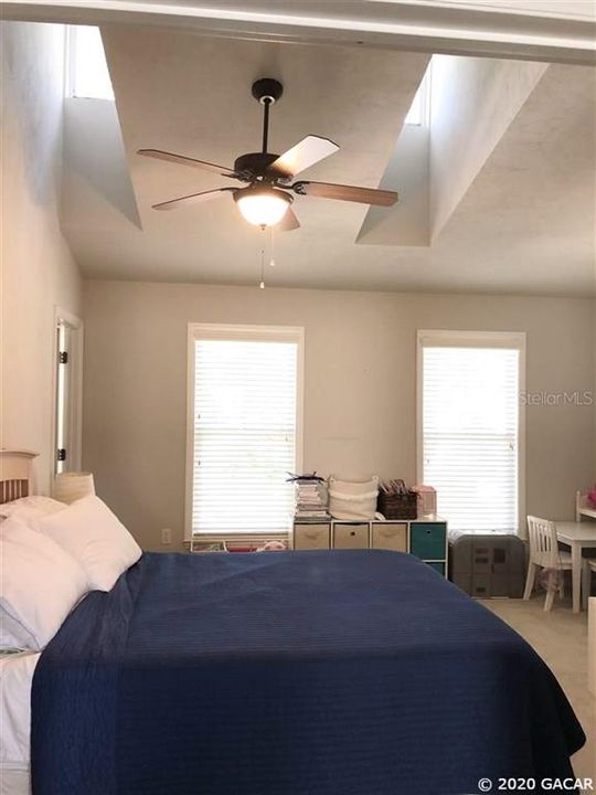Recently Rented: $2,100 (2 beds, 2 baths, 1401 Square Feet)
