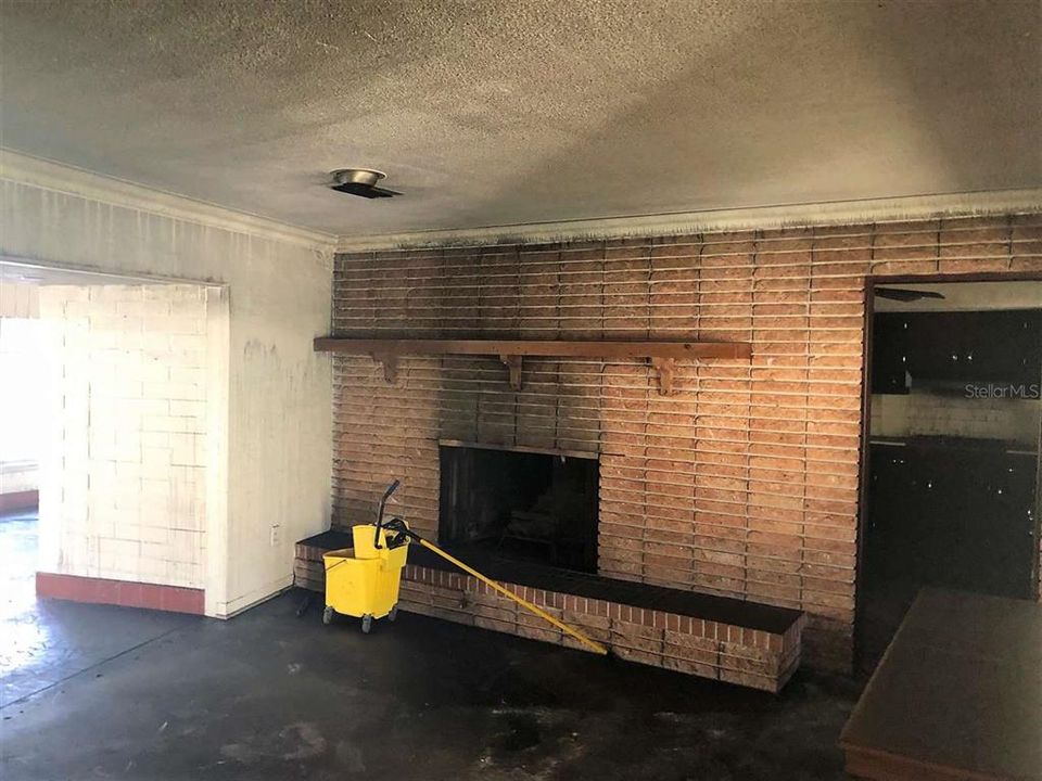 Vendido Recientemente: $85,000 (3 camas, 2 baños, 2064 Pies cuadrados)