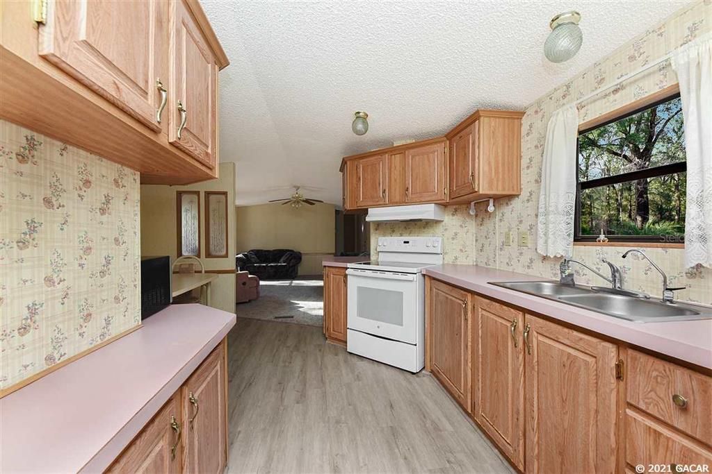 Recently Sold: $112,707 (2 beds, 2 baths, 924 Square Feet)