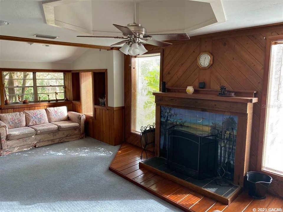 Vendido Recientemente: $189,900 (3 camas, 2 baños, 1971 Pies cuadrados)