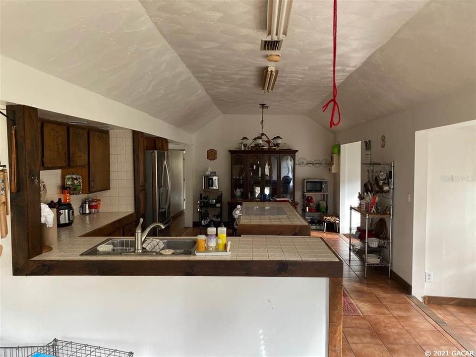 Vendido Recientemente: $189,900 (3 camas, 2 baños, 1971 Pies cuadrados)