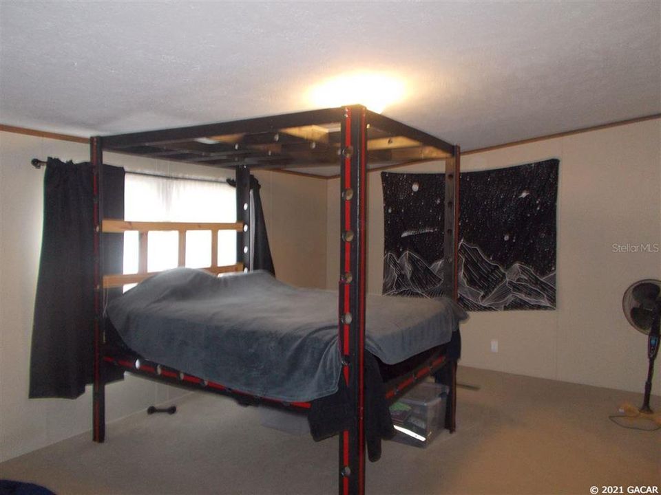 Vendido Recientemente: $179,900 (3 camas, 2 baños, 1475 Pies cuadrados)