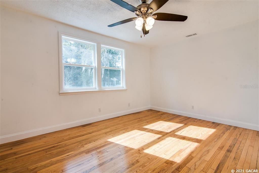 Recently Rented: $1,500 (2 beds, 1 baths, 1096 Square Feet)
