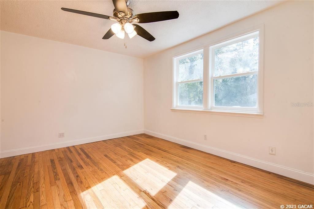 Recently Rented: $1,500 (2 beds, 1 baths, 1096 Square Feet)