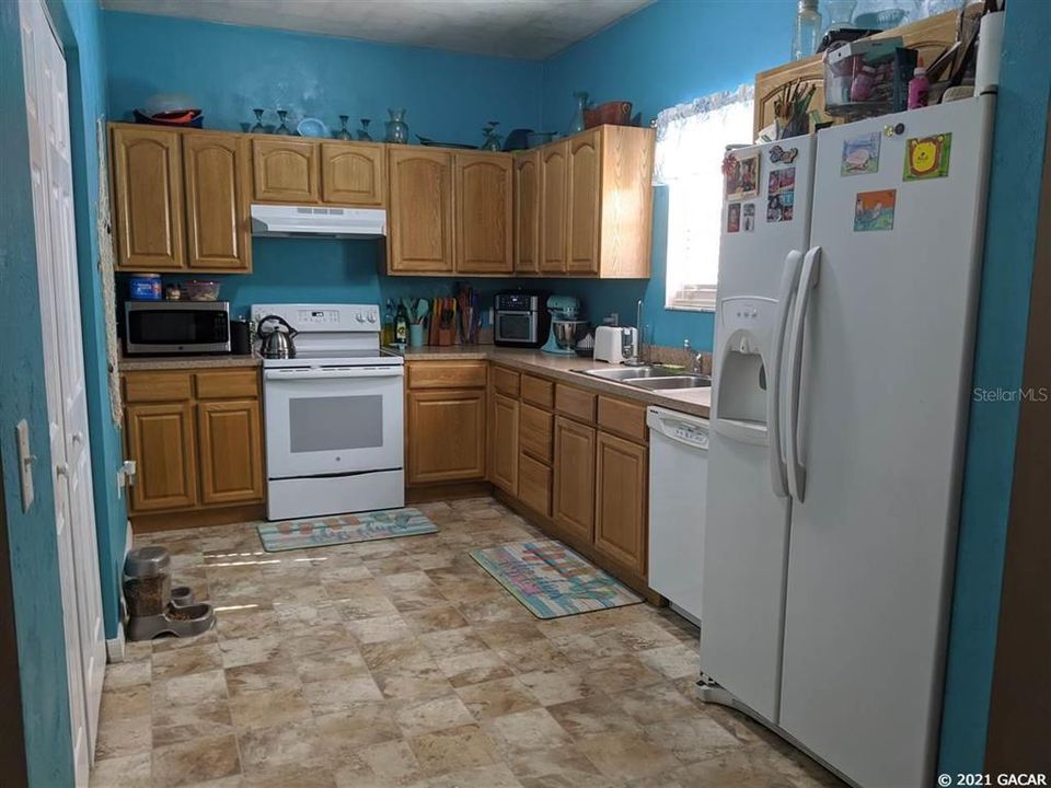 Vendido Recientemente: $159,000 (3 camas, 2 baños, 1120 Pies cuadrados)