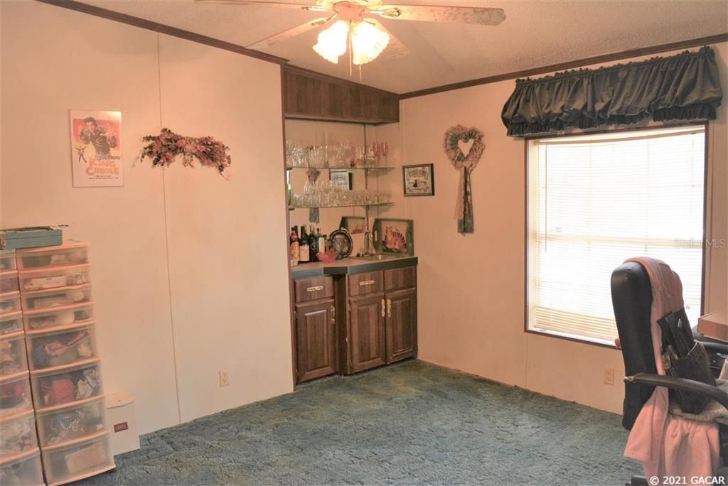 Recently Sold: $95,900 (3 beds, 2 baths, 1782 Square Feet)