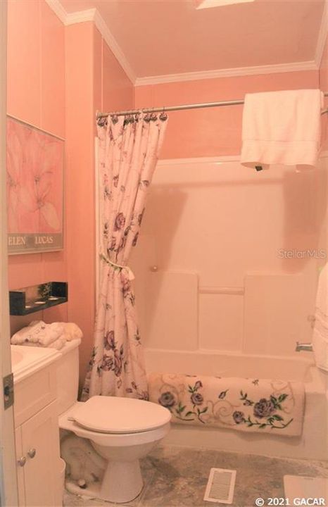 Недавно продано: $95,900 (3 спален, 2 ванн, 1782 Квадратных фут)