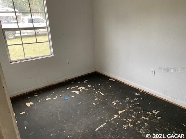 Recently Sold: $76,000 (3 beds, 1 baths, 1300 Square Feet)