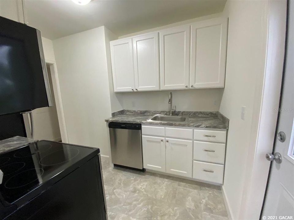 Recently Sold: $134,900 (3 beds, 1 baths, 910 Square Feet)