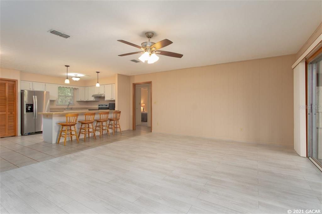 Recently Sold: $259,900 (2 beds, 2 baths, 1192 Square Feet)