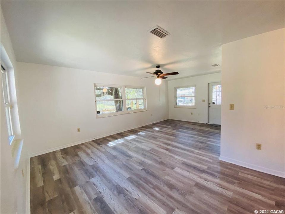 Recently Sold: $174,500 (2 beds, 2 baths, 1802 Square Feet)