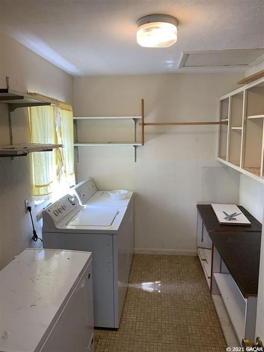 Vendido Recientemente: $165,000 (3 camas, 2 baños, 1394 Pies cuadrados)