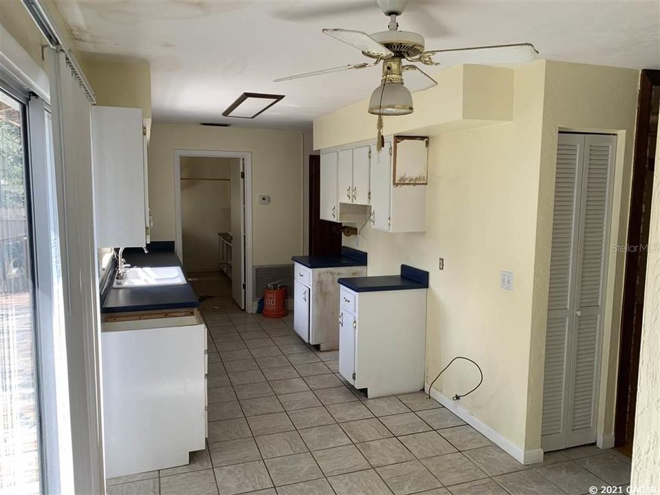 Vendido Recientemente: $165,000 (3 camas, 2 baños, 1394 Pies cuadrados)