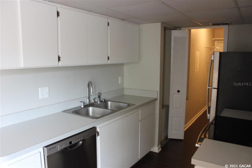 Recently Rented: $950 (2 beds, 2 baths, 908 Square Feet)