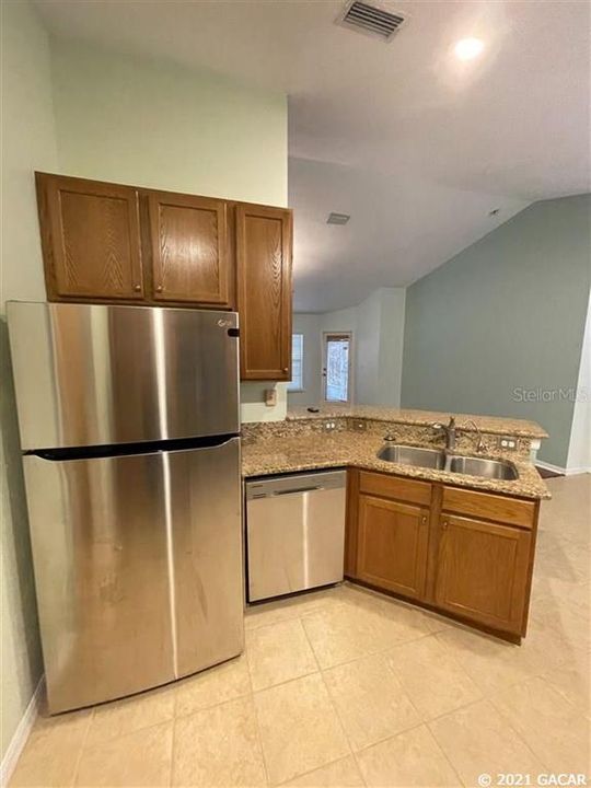 Recently Rented: $1,800 (3 beds, 2 baths, 1504 Square Feet)