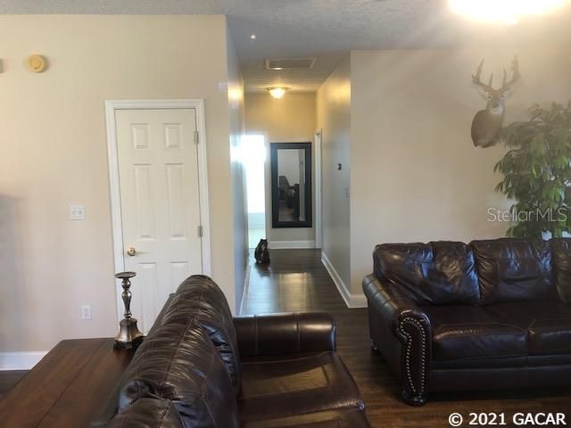 Recently Sold: $435,000 (3 beds, 2 baths, 2072 Square Feet)