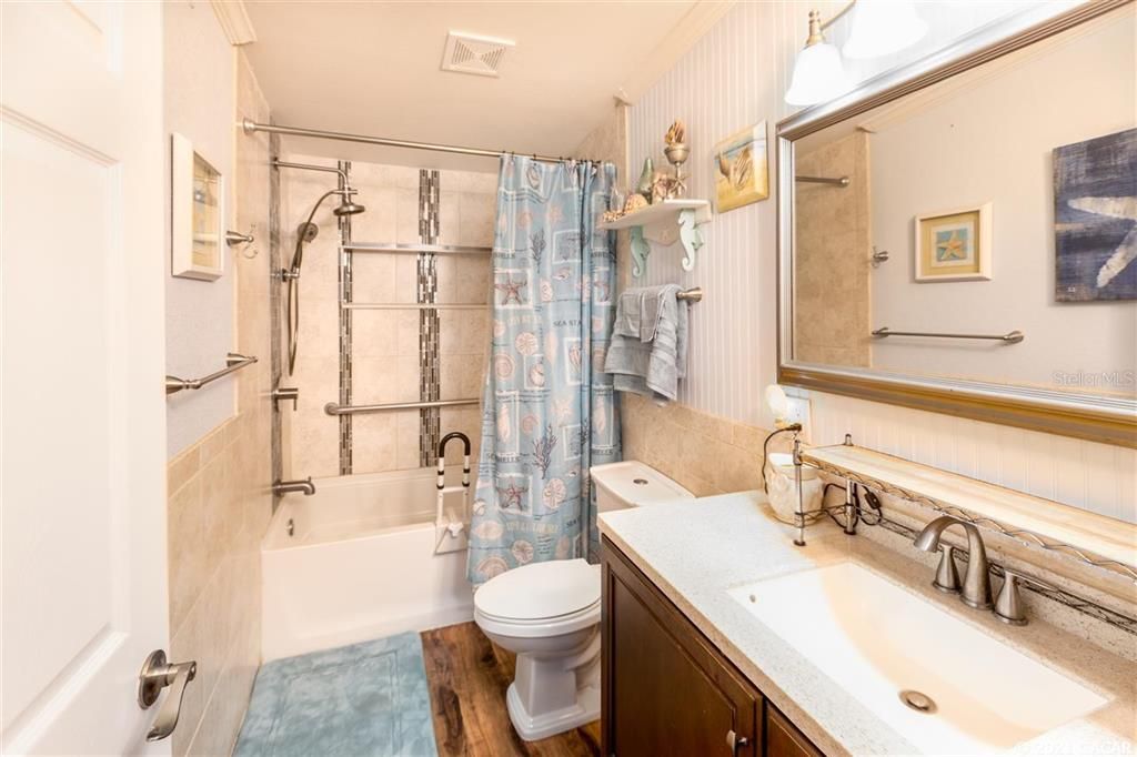 最近售出: $229,000 (3 贝兹, 2 浴室, 1800 平方英尺)